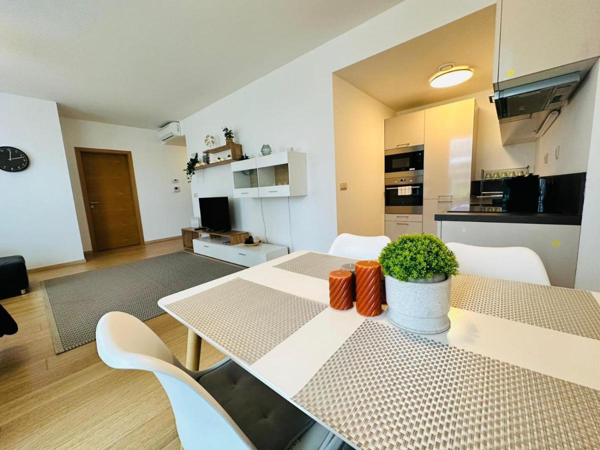 Apartments05 In New Building With Free Parking Panorama City - Amazing View Close To Old Town Bratislava Bagian luar foto