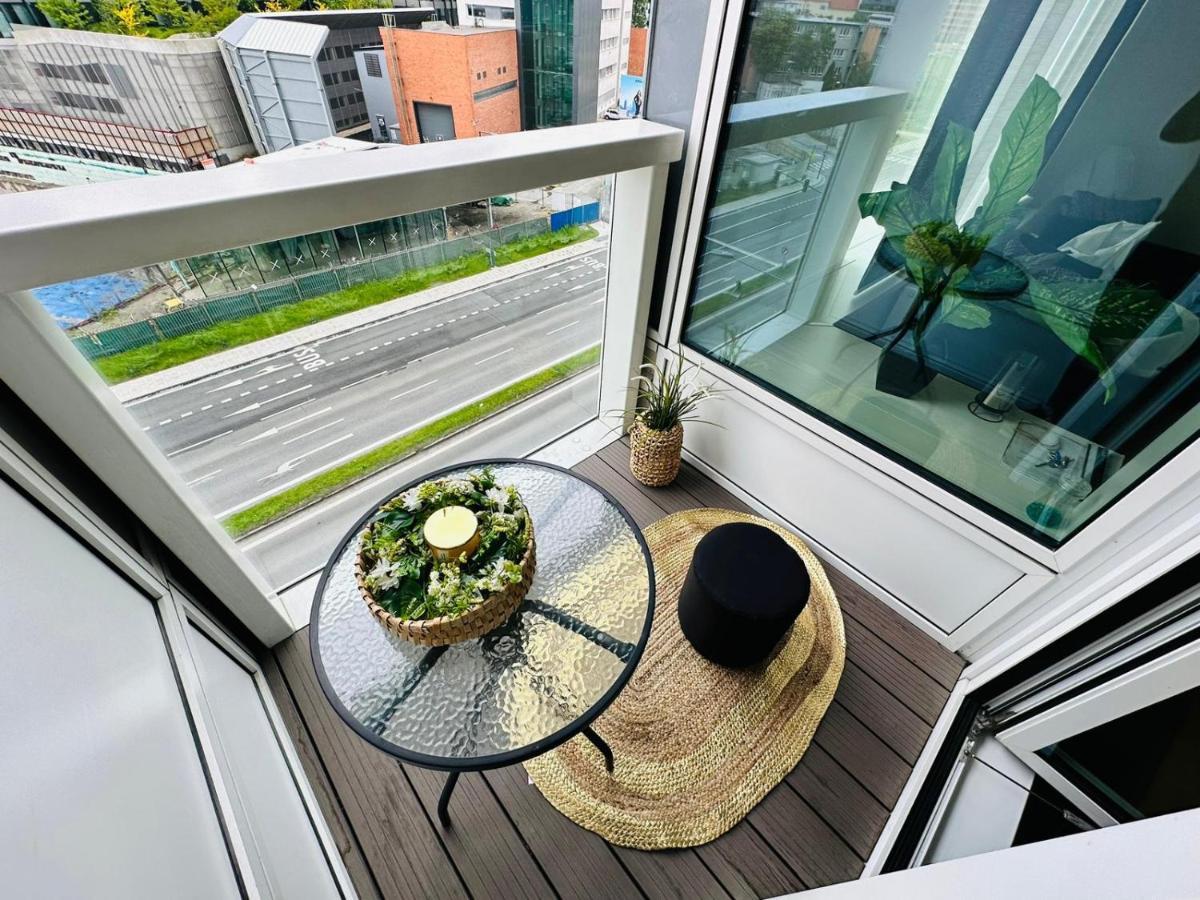 Apartments05 In New Building With Free Parking Panorama City - Amazing View Close To Old Town Bratislava Bagian luar foto