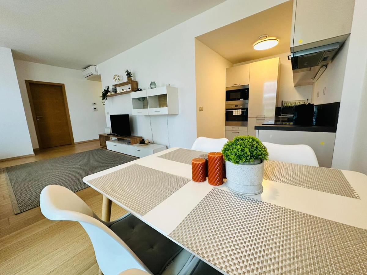 Apartments05 In New Building With Free Parking Panorama City - Amazing View Close To Old Town Bratislava Bagian luar foto