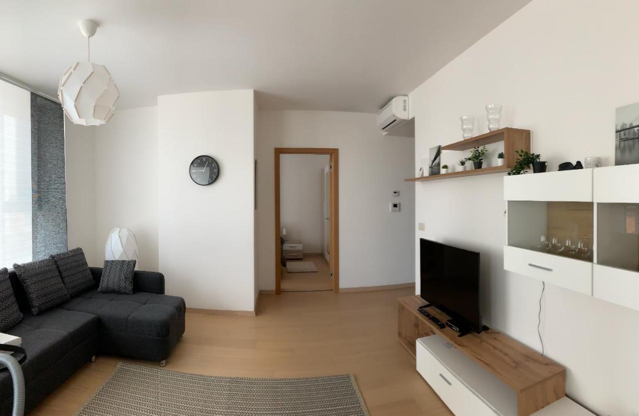 Apartments05 In New Building With Free Parking Panorama City - Amazing View Close To Old Town Bratislava Bagian luar foto