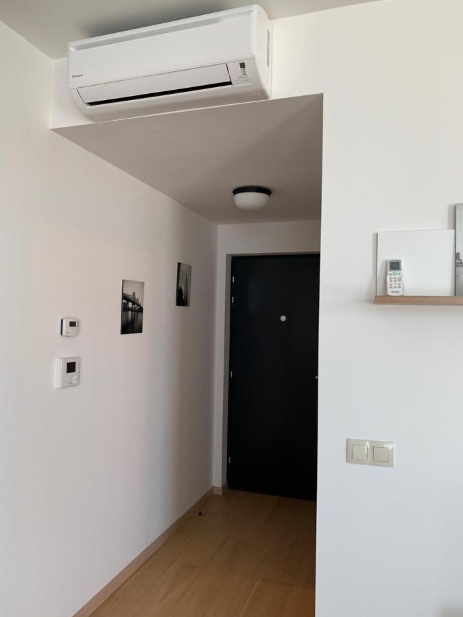 Apartments05 In New Building With Free Parking Panorama City - Amazing View Close To Old Town Bratislava Bagian luar foto